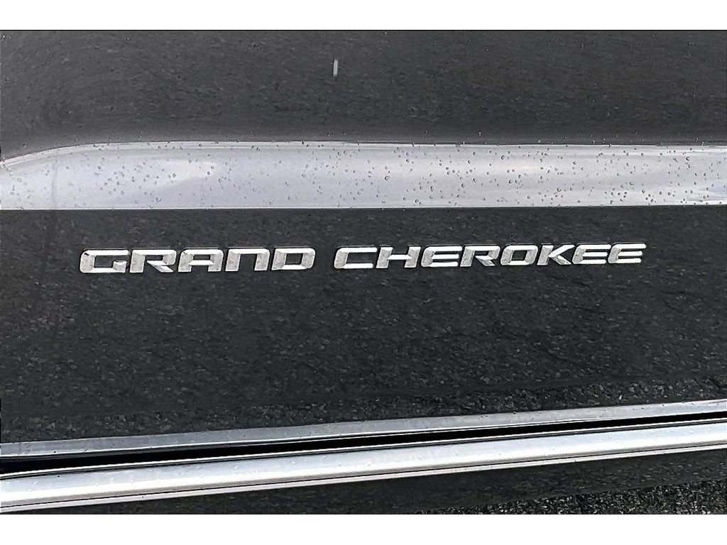 Used 2016 Jeep Grand Cherokee Summit AWD/4WD image 39