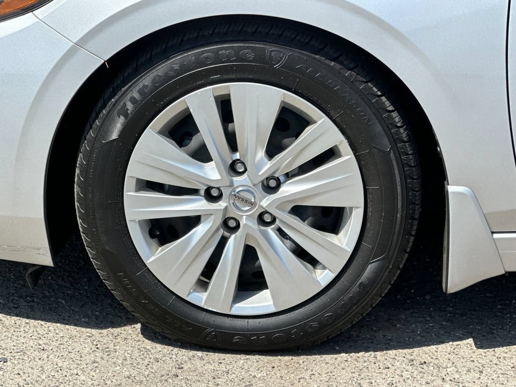 Used 2020 Nissan Sentra S FWD image 23