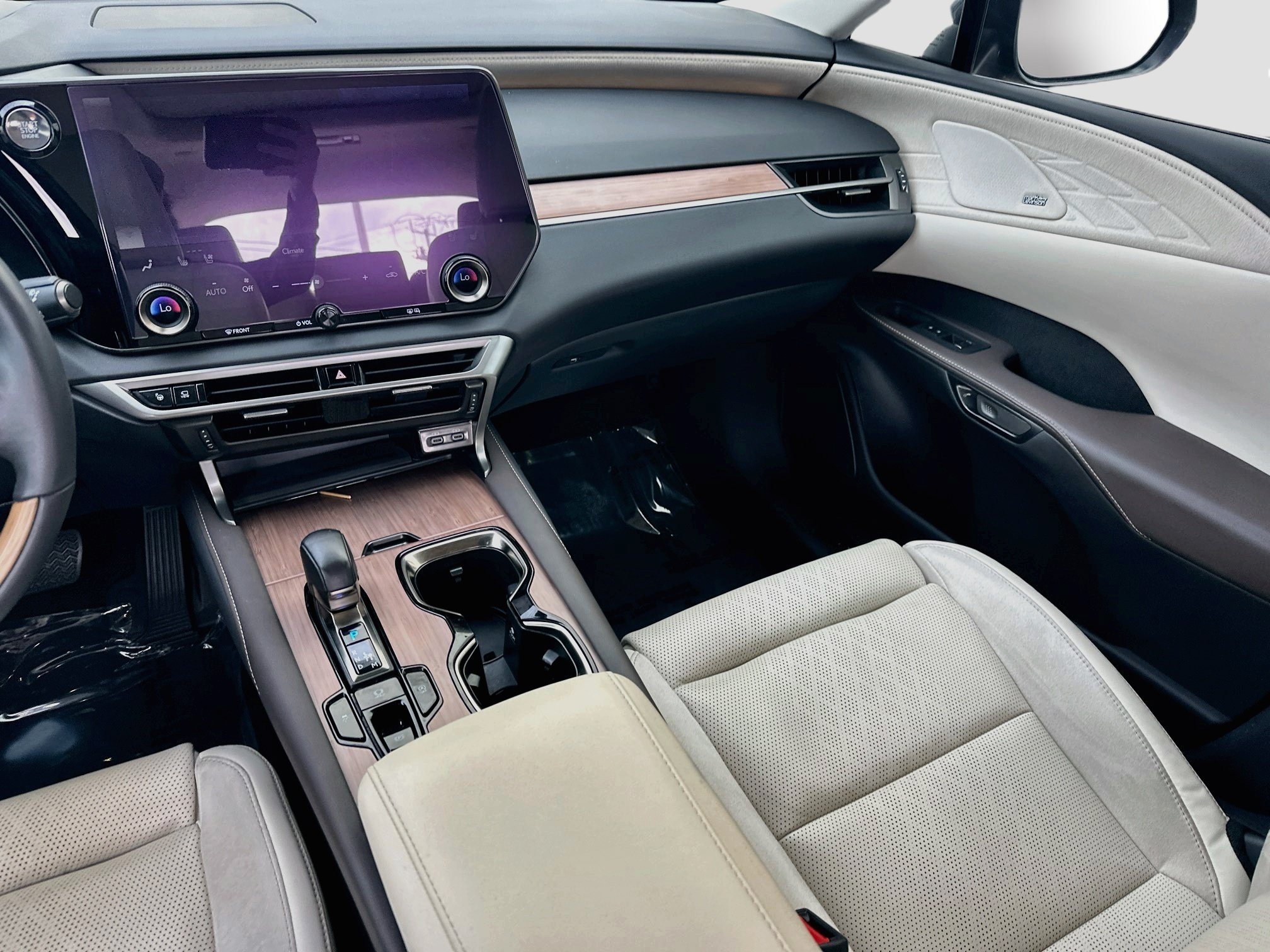 Used 2023 Lexus RX 350 FWD w/ Cold Area Package image 22