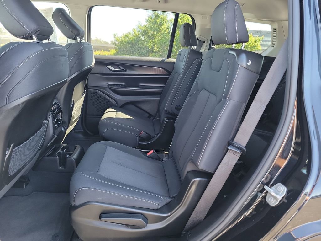 Used 2024 Jeep Grand Cherokee L Laredo AWD/4WD image 23