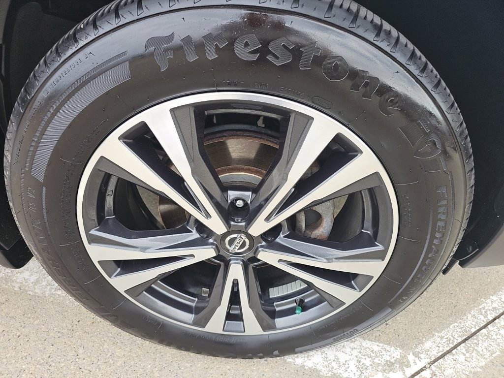 Used 2020 Nissan Rogue SV w/ Sun & Sound Touring Package AWD/4WD image 2