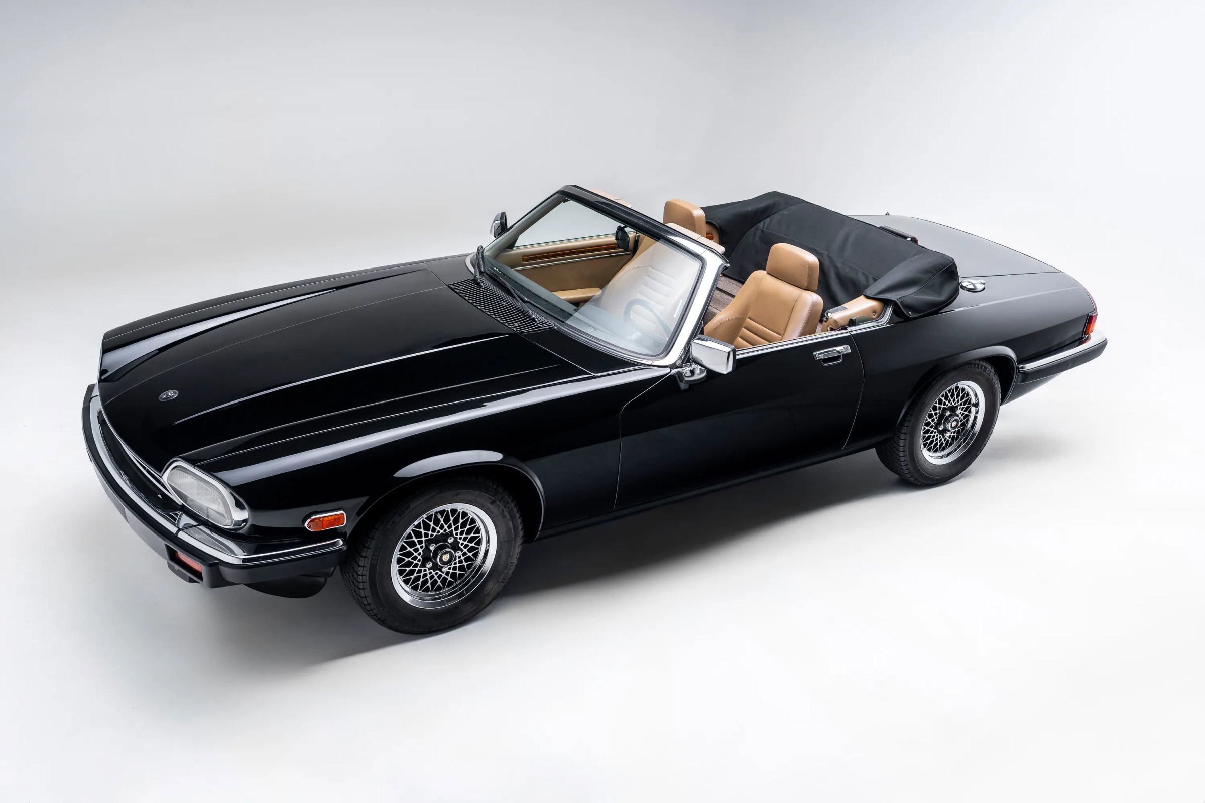 Used 1990 Jaguar XJS V12 Convertible RWD image 3