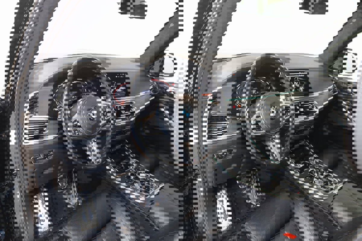 Used 2022 BMW X7 M50i w/ Executive Package image 31