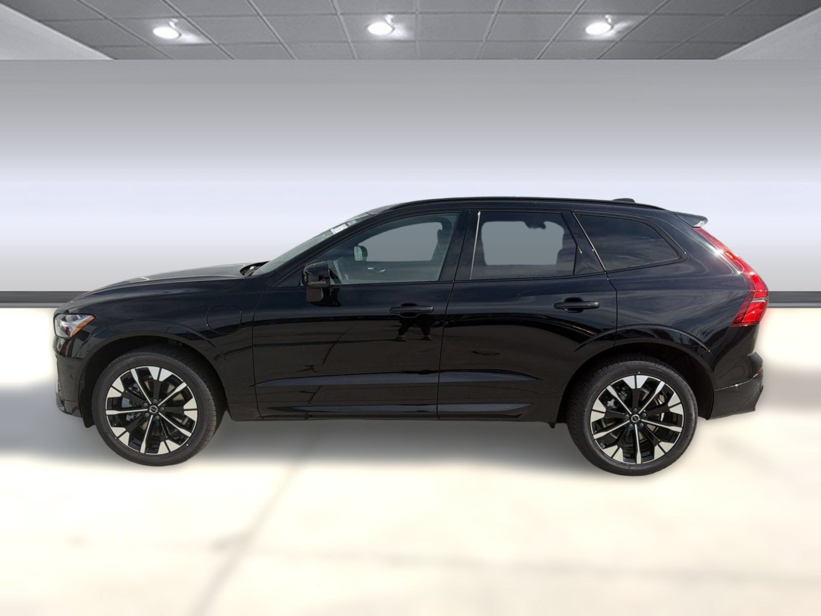 New 2026 Volvo XC60 T8 Plus w/ Protection Package Premier AWD/4WD image 2