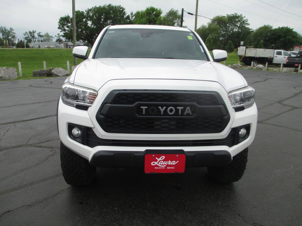 Used 2019 Toyota Tacoma TRD Off-Road AWD/4WD image 13