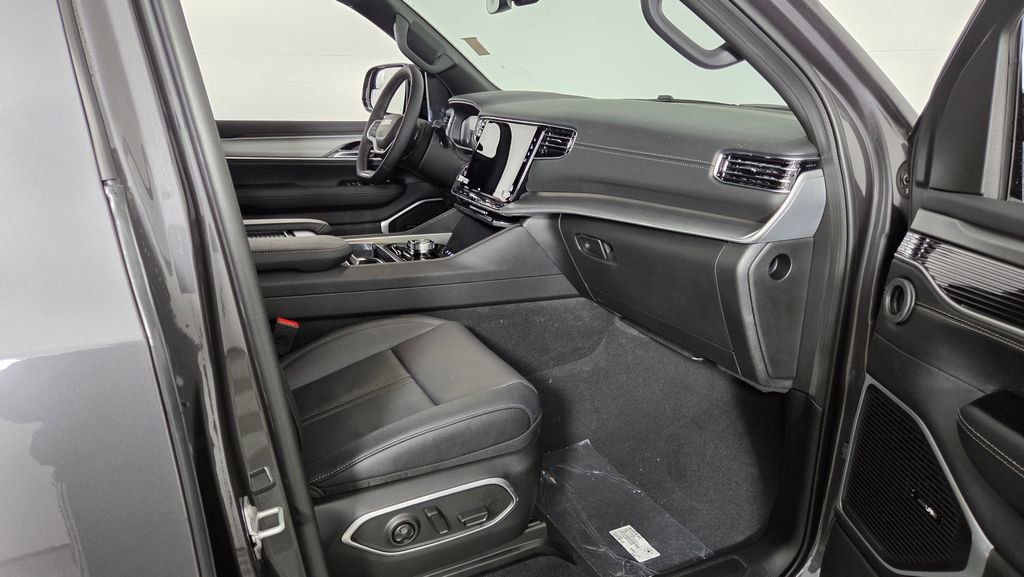 New 2026 Jeep Grand Wagoneer Limited image 38