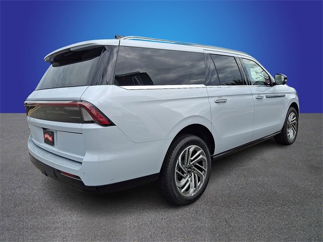 New 2025 Lincoln Navigator L Reserve image 3