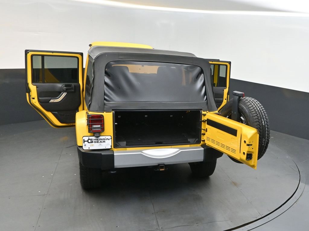 Used 2015 Jeep Wrangler Unlimited Sahara w/ Connectivity Group image 49