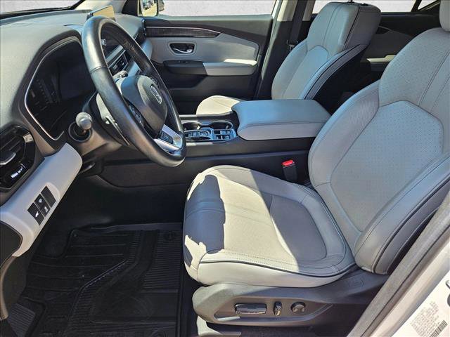 Used 2025 Honda Pilot Elite image 16