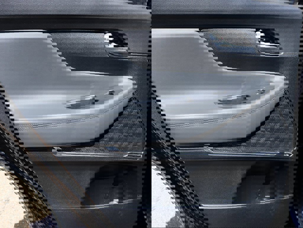 Used 2023 Hyundai Santa Fe SEL w/ Premium Package image 18