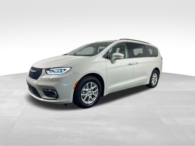 Used 2021 Chrysler Pacifica Touring-L image 2