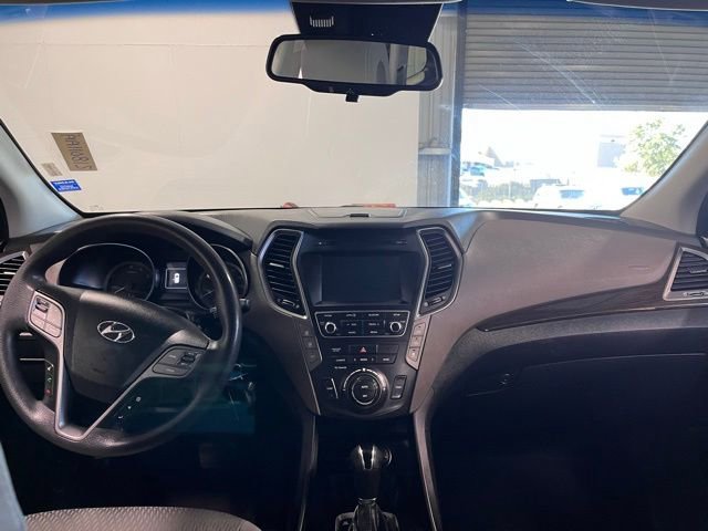 Used 2017 Hyundai Santa Fe SE image 19