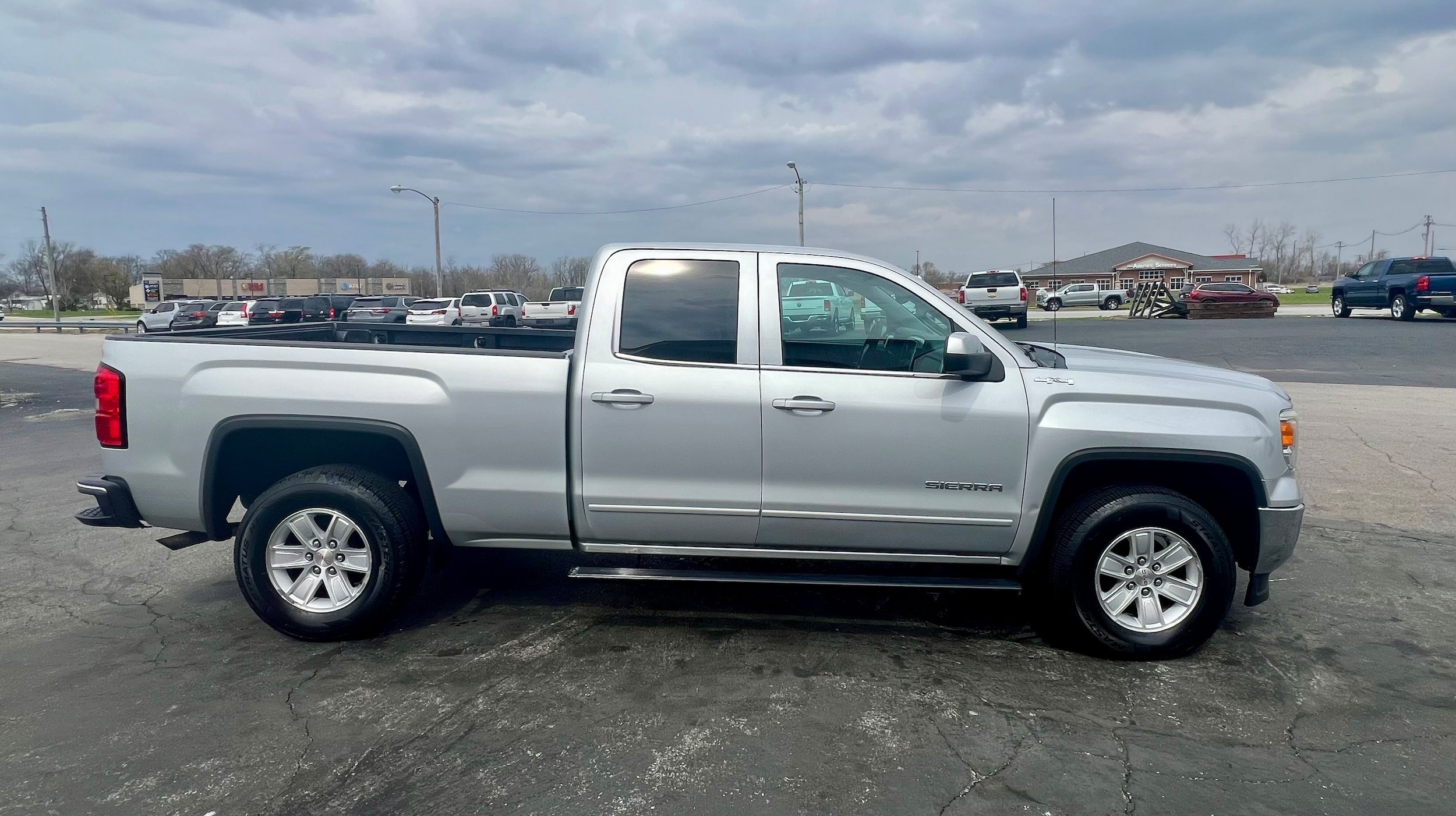 Used 2014 GMC Sierra 1500 SLE AWD/4WD image 4