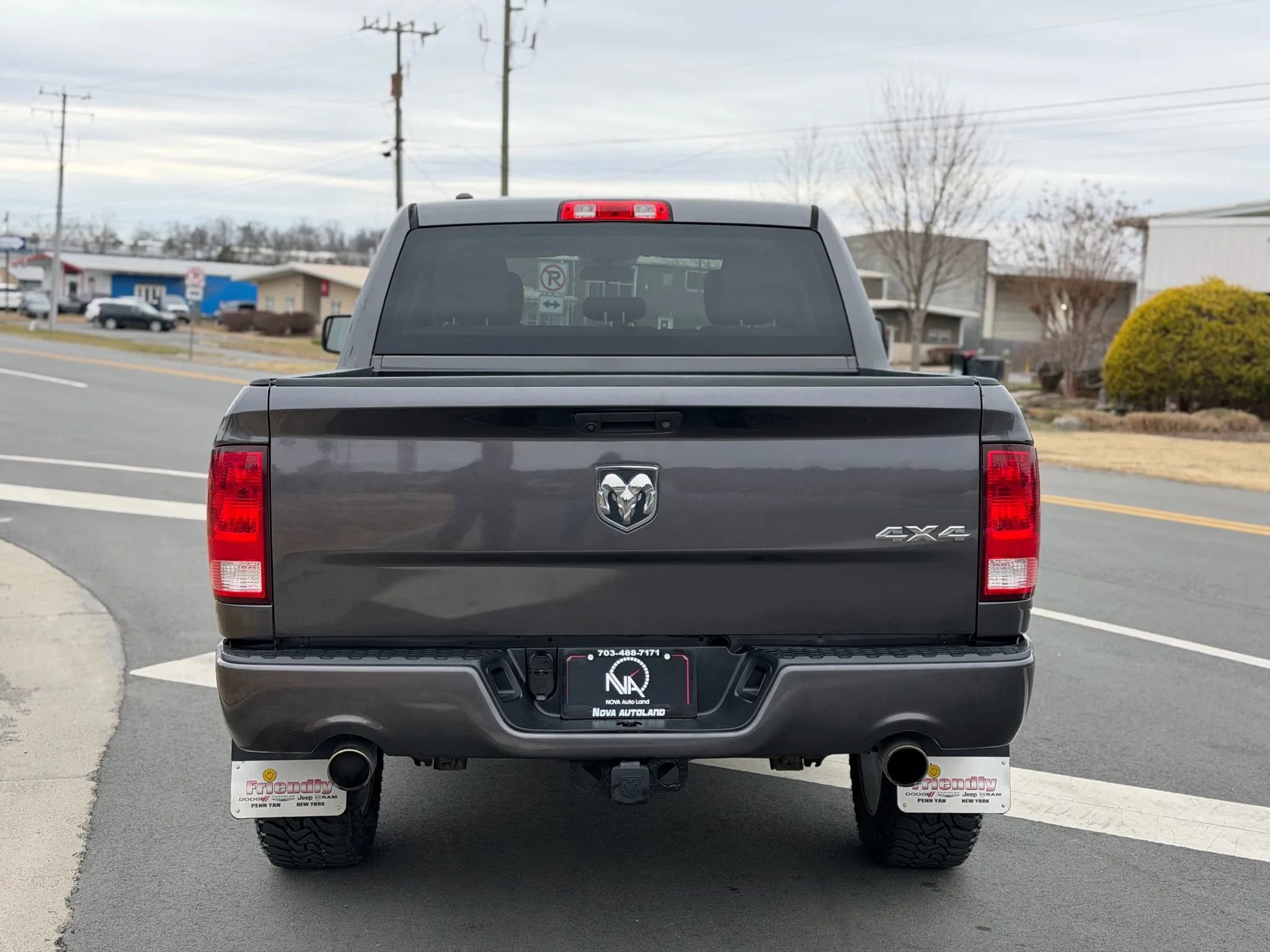 Used 2017 RAM 1500 Express image 9