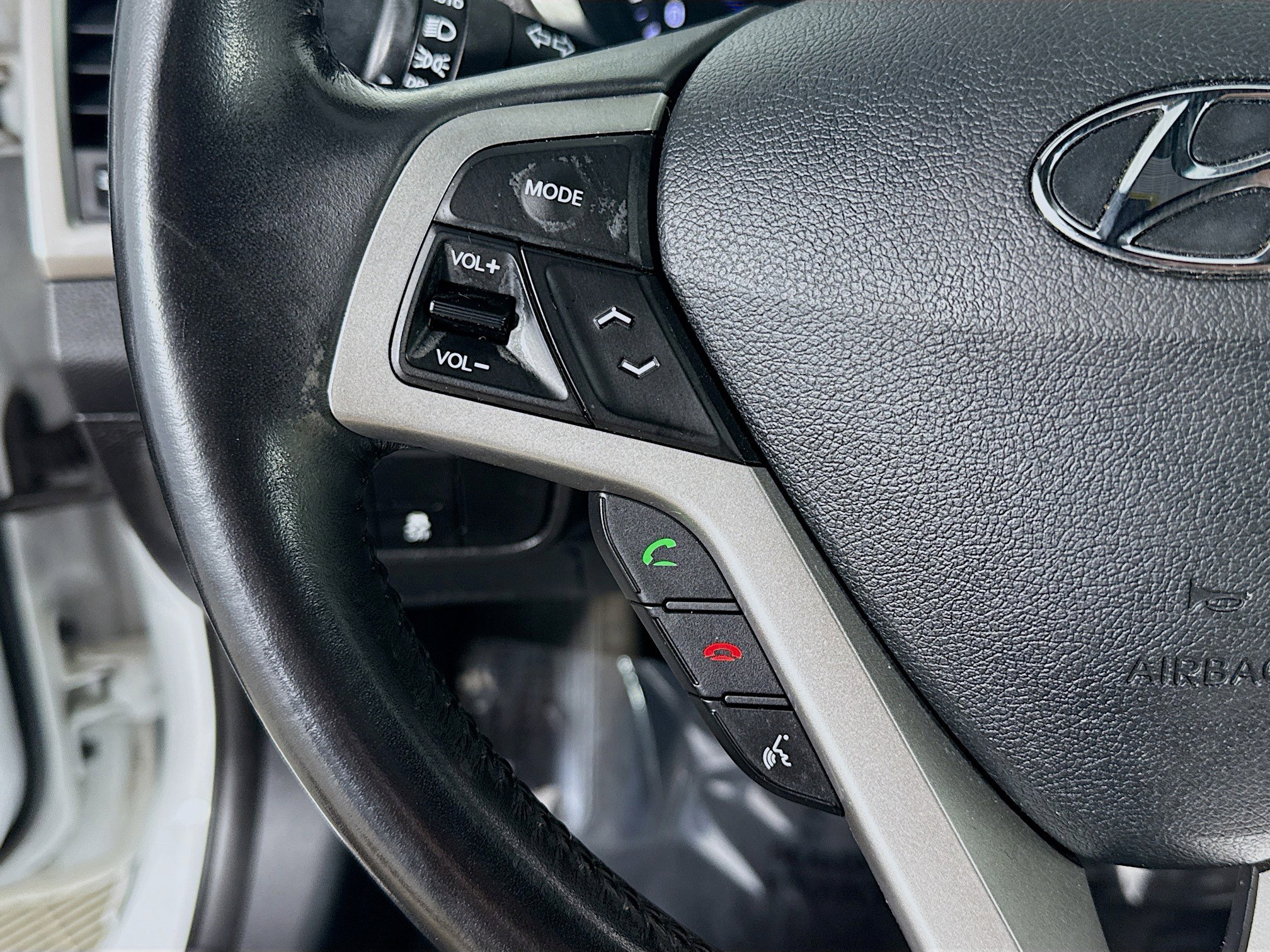 Used 2017 Hyundai Veloster Value Edition image 14