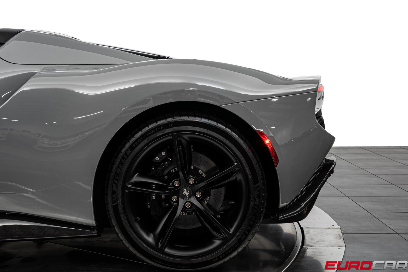 Used 2024 Ferrari 296 GTS RWD image 22