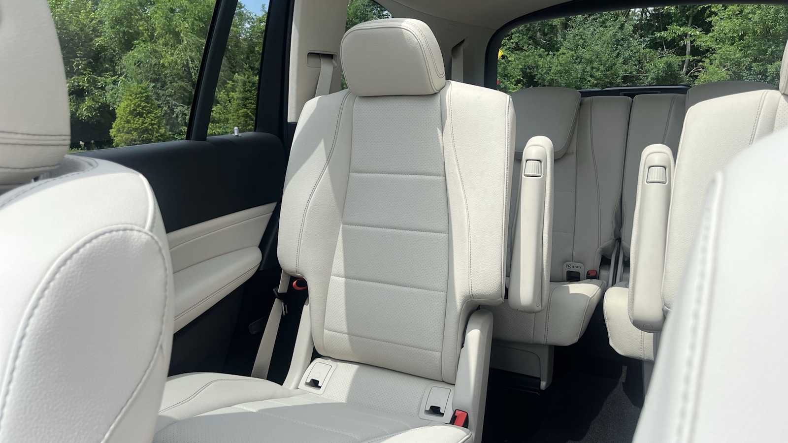 New 2026 Mercedes-Benz GLS 450 4MATIC image 35