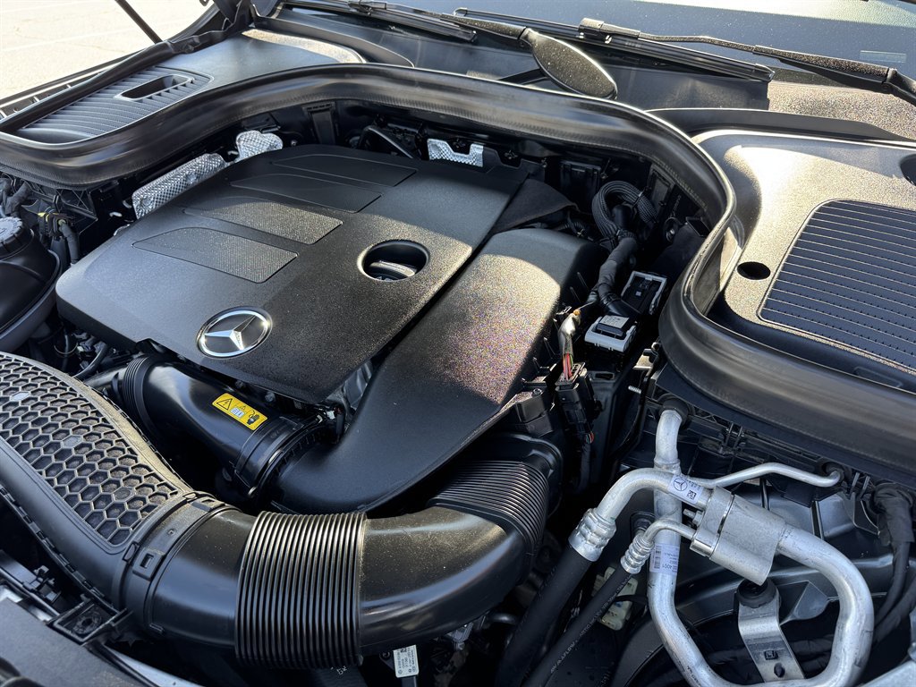 Used 2021 Mercedes-Benz GLC 300 4MATIC w/ AMG Line image 40