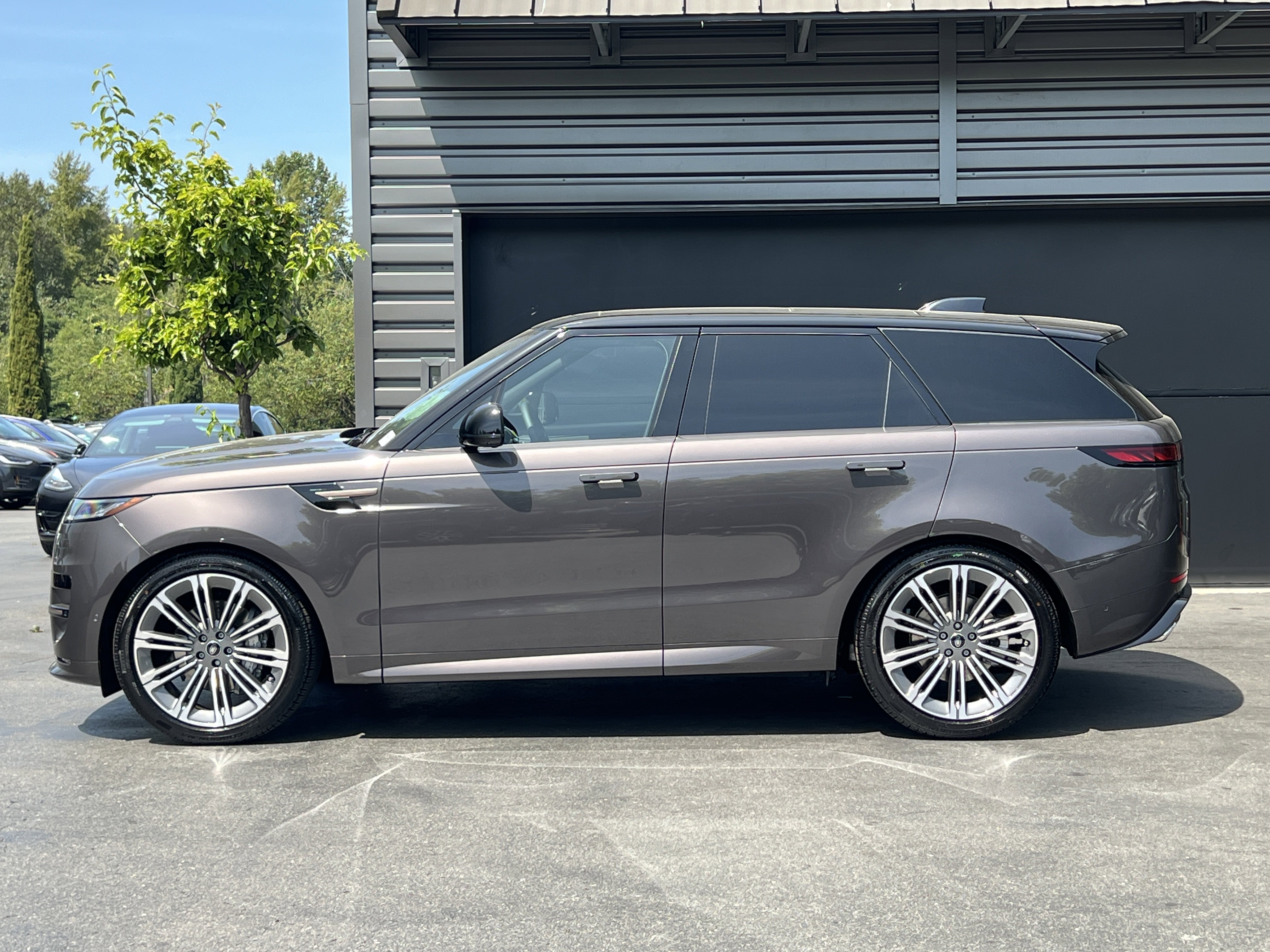 New 2025 Land Rover Range Rover Sport Dynamic SE image 5
