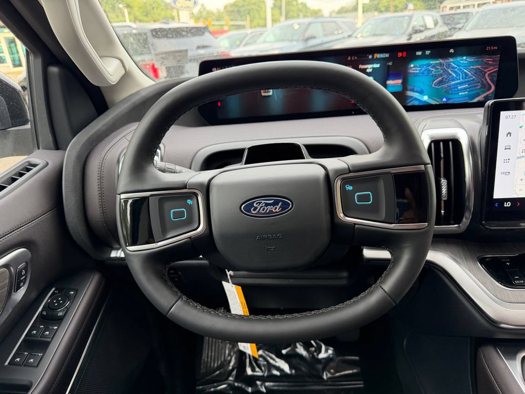 New 2026 Ford Expedition Max Platinum w/ Platinum Ultimate Package AWD/4WD image 11