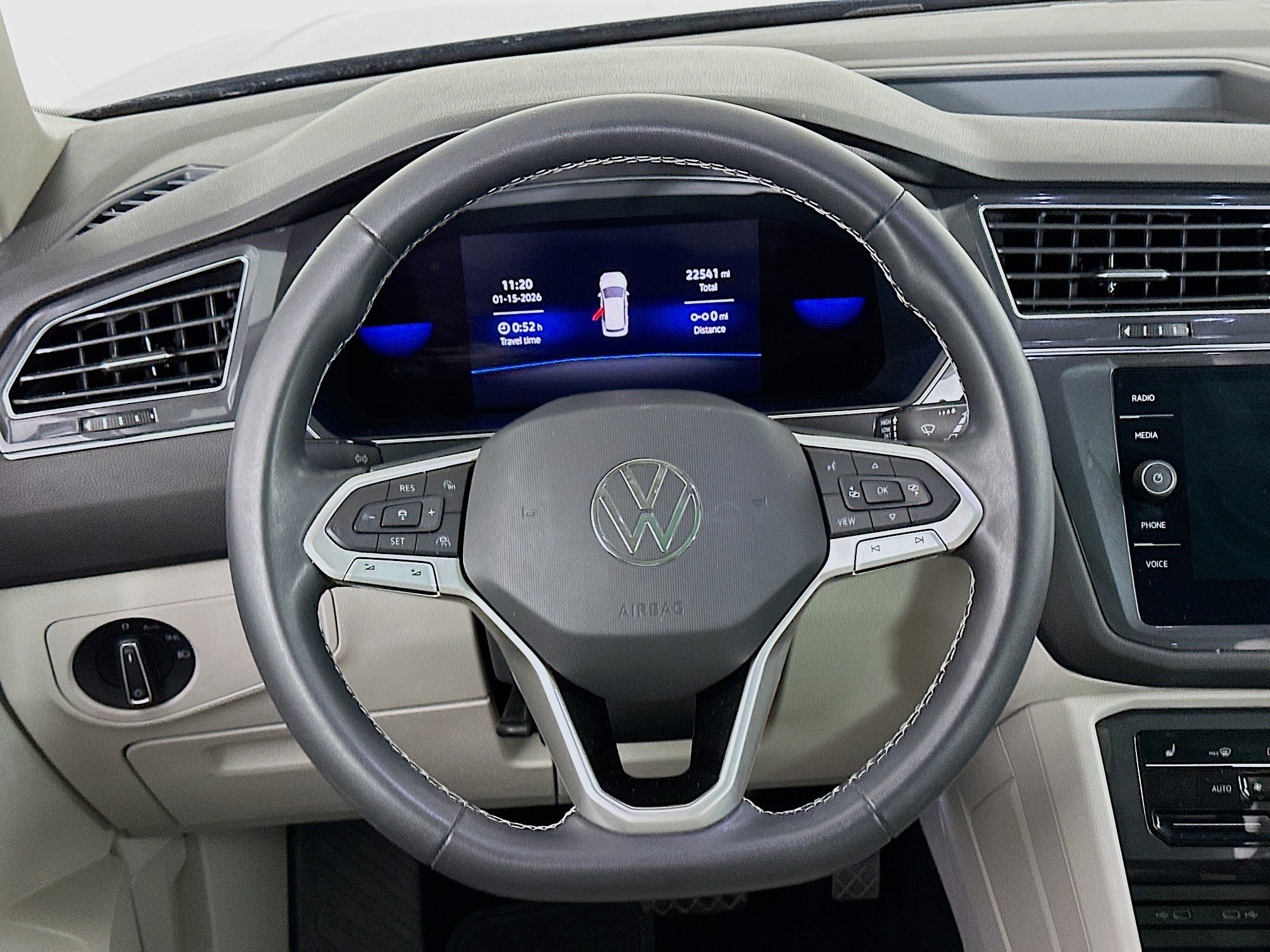 Used 2023 Volkswagen Tiguan SE image 18