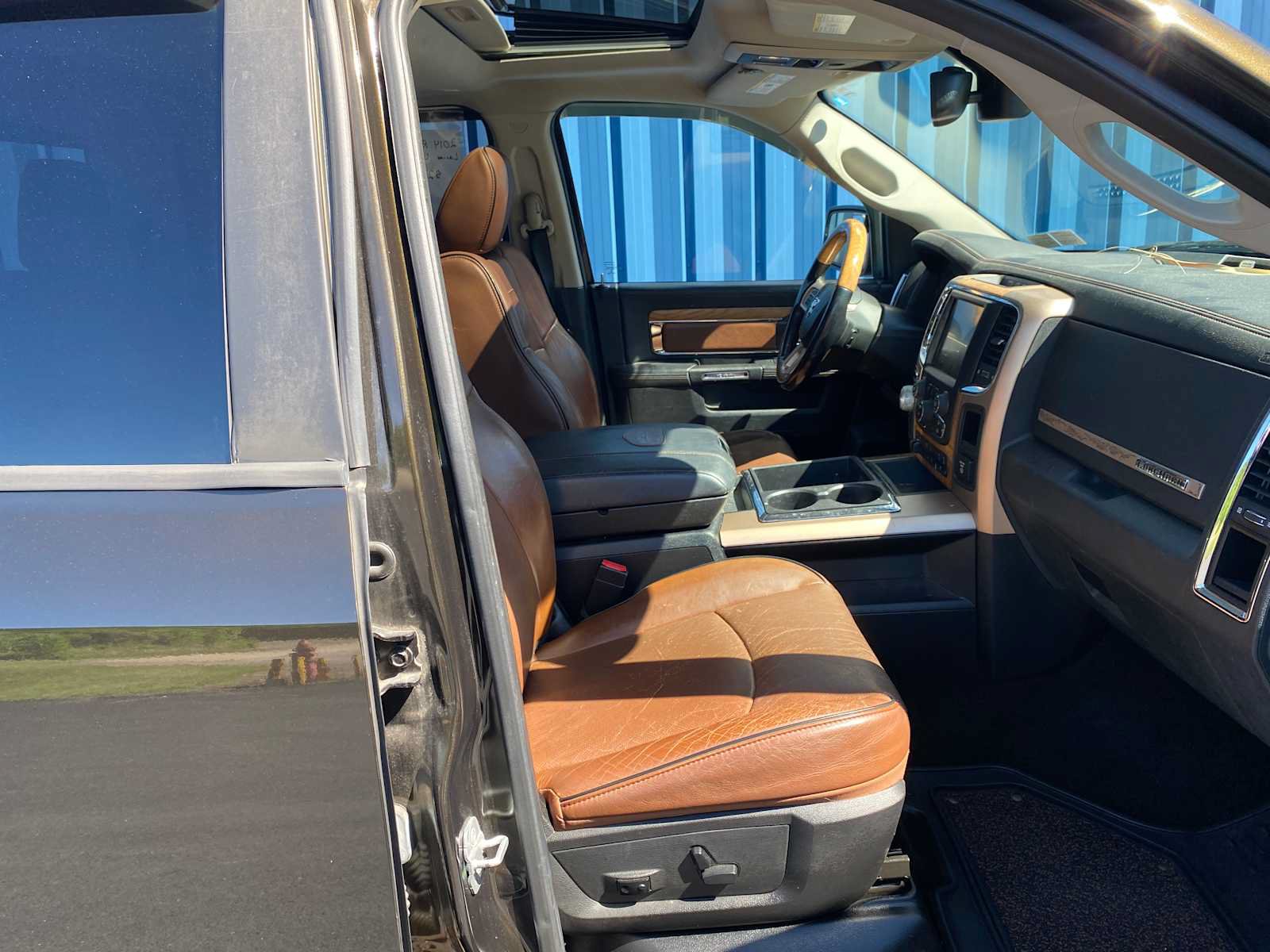 Used 2014 RAM 1500 Laramie Longhorn w/ Convenience Group AWD/4WD image 28
