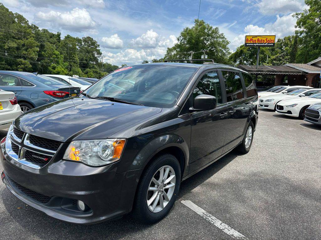 Used 2019 Dodge Grand Caravan SXT image 1