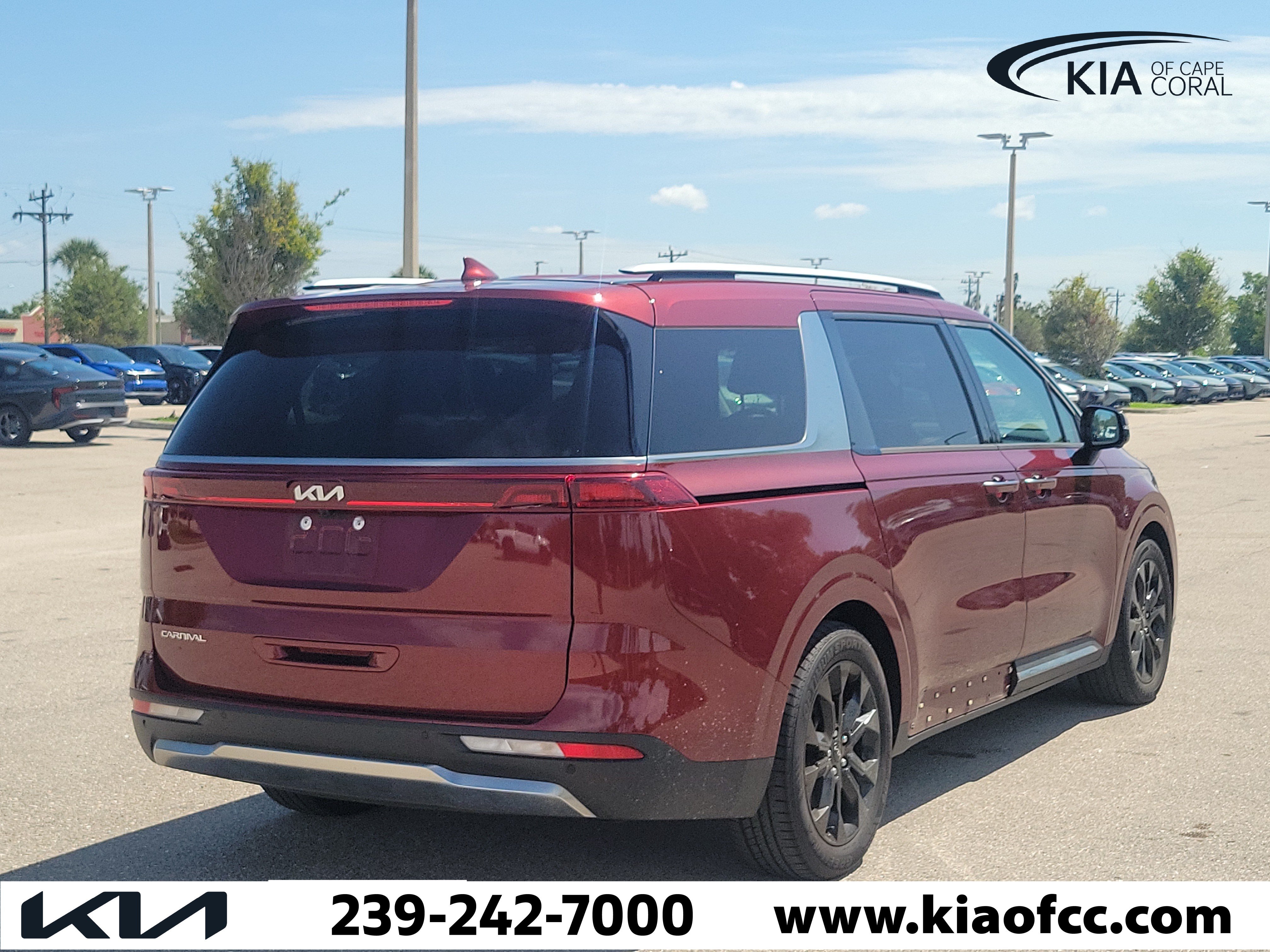 Certified 2023 Kia Carnival SX FWD image 6