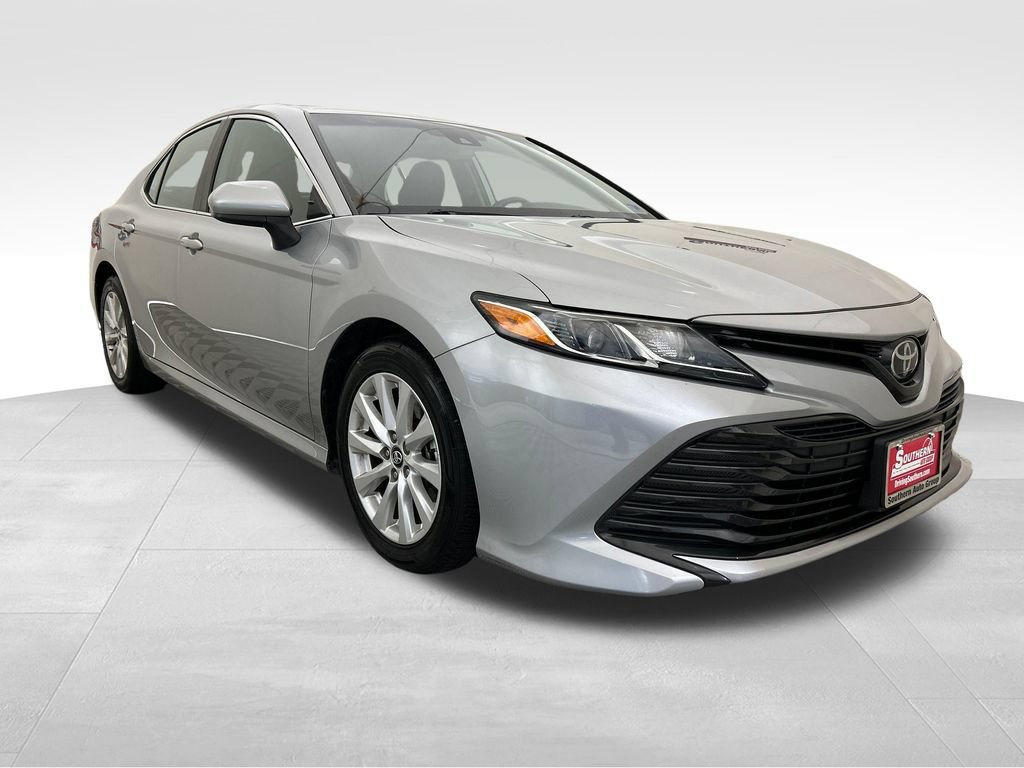 Used 2019 Toyota Camry LE FWD image 8
