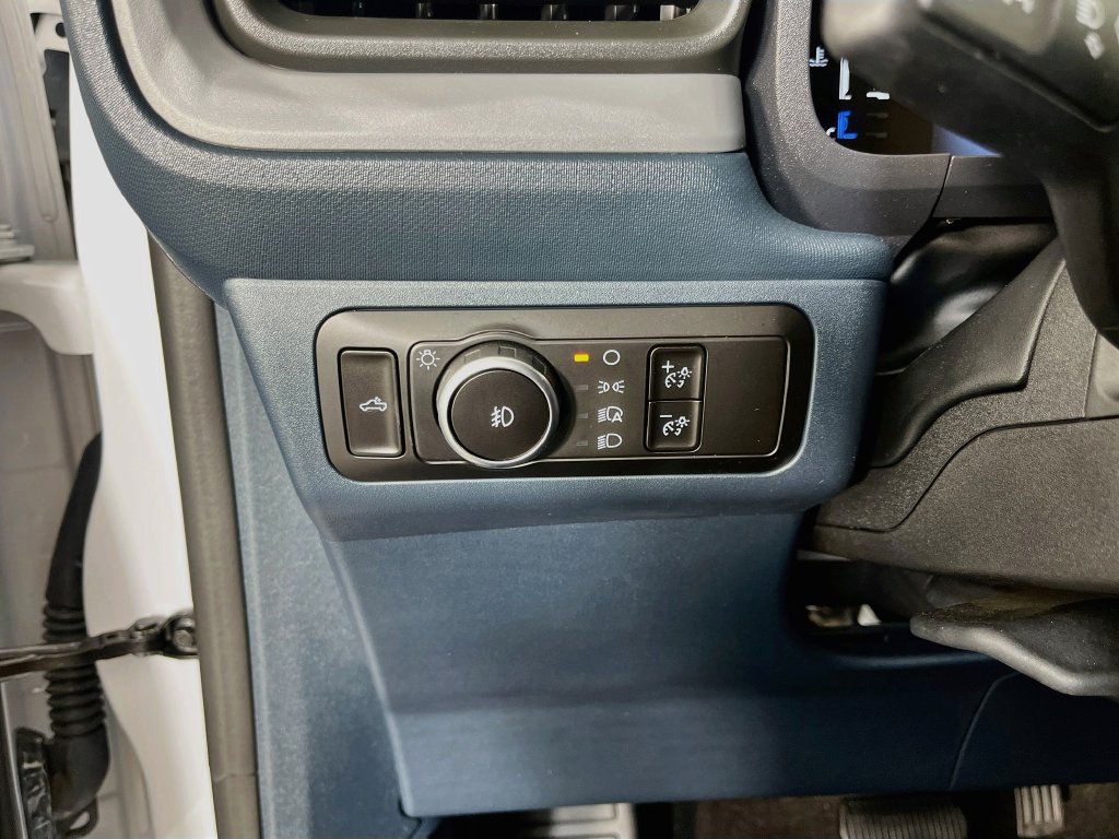 Used 2025 Ford Maverick Lobo AWD/4WD image 12