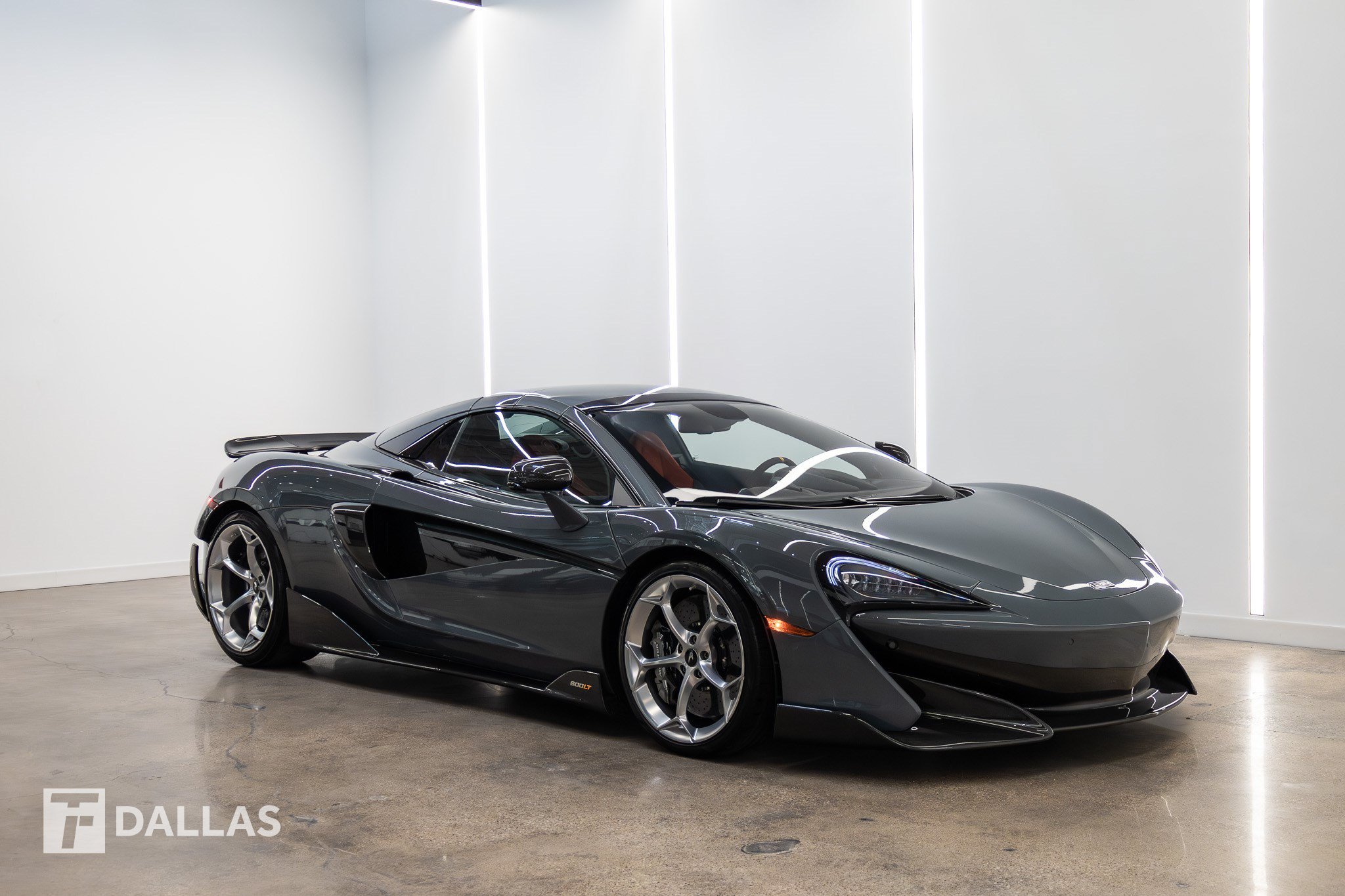 Used 2020 McLaren 600LT Spider RWD image 23