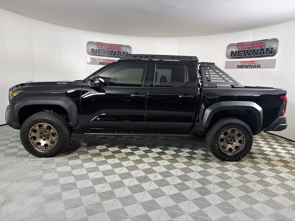 Used 2025 Toyota Tacoma Trailhunter image 6