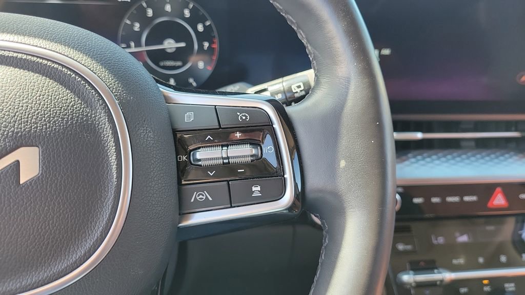 Used 2023 Kia Carnival SX Prestige image 26