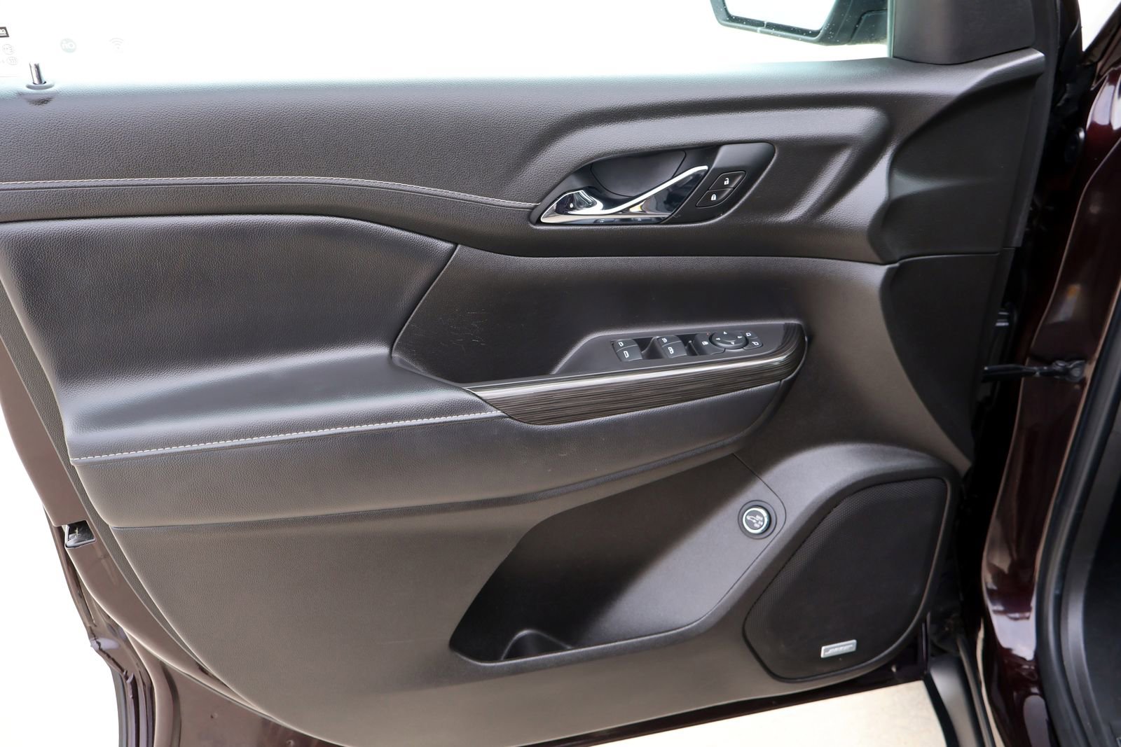 Used 2021 GMC Acadia SLT FWD image 18