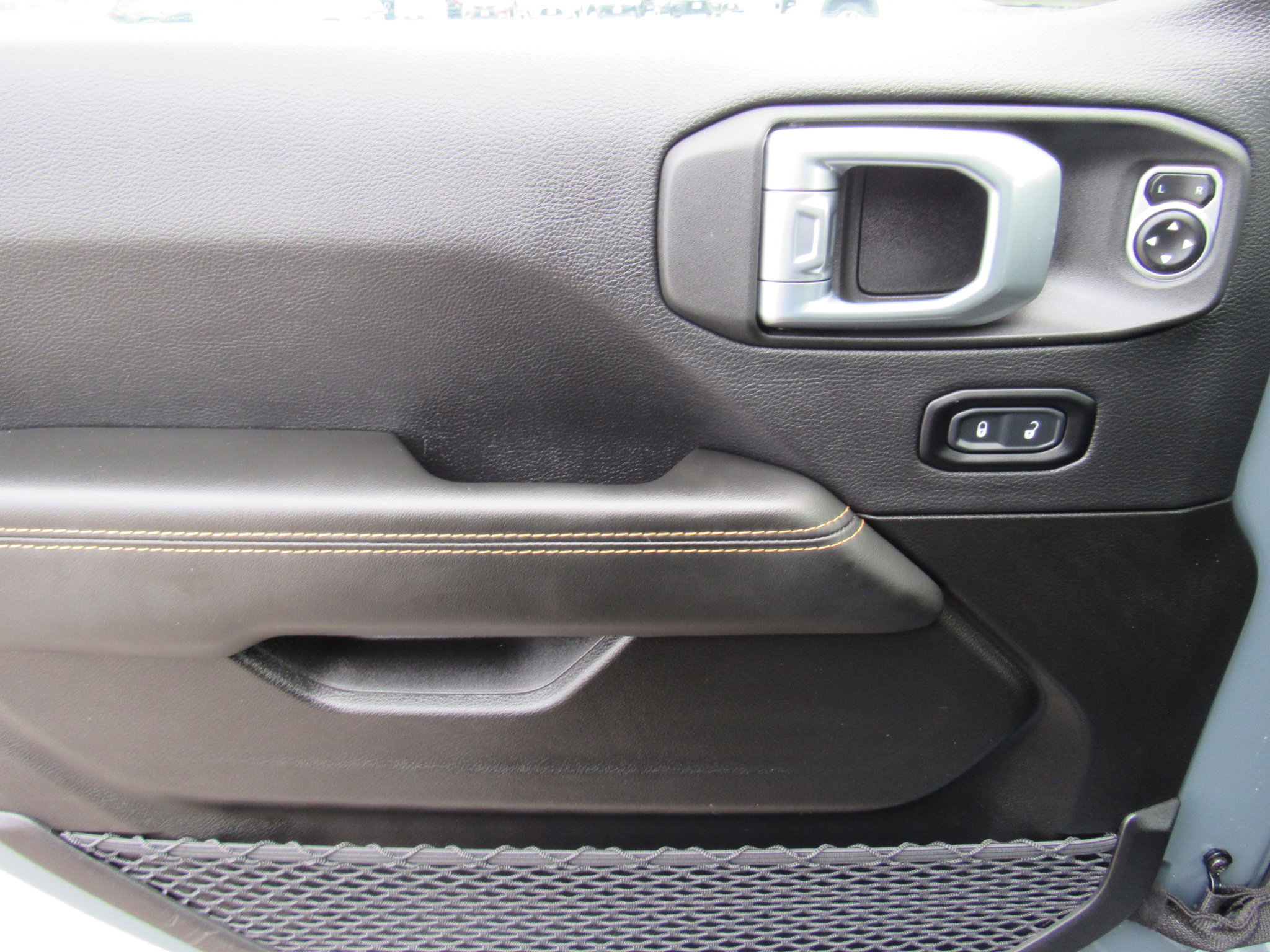 Used 2024 Jeep Wrangler Sahara w/ Safety Group image 12