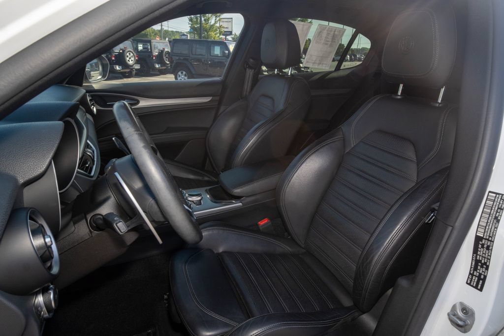 Used 2024 Alfa Romeo Stelvio Veloce AWD/4WD image 16