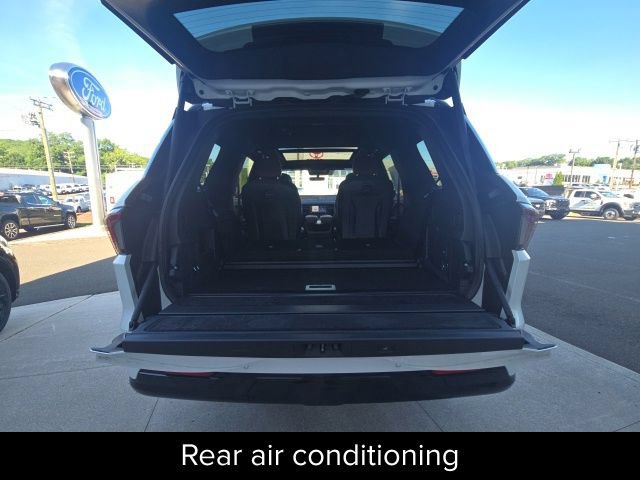 New 2027 Lincoln Navigator Reserve AWD/4WD image 11