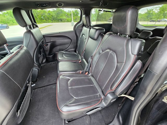 Used 2020 Chrysler Pacifica Limited FWD image 19