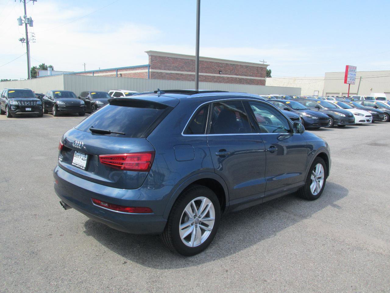 Used 2017 Audi Q3 2.0T Premium Plus w/ Premium Plus Package FWD image 6