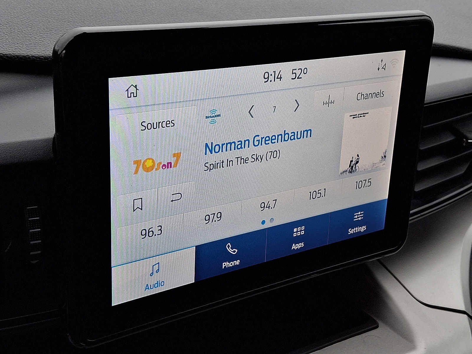 Used 2021 Ford Explorer XLT image 17