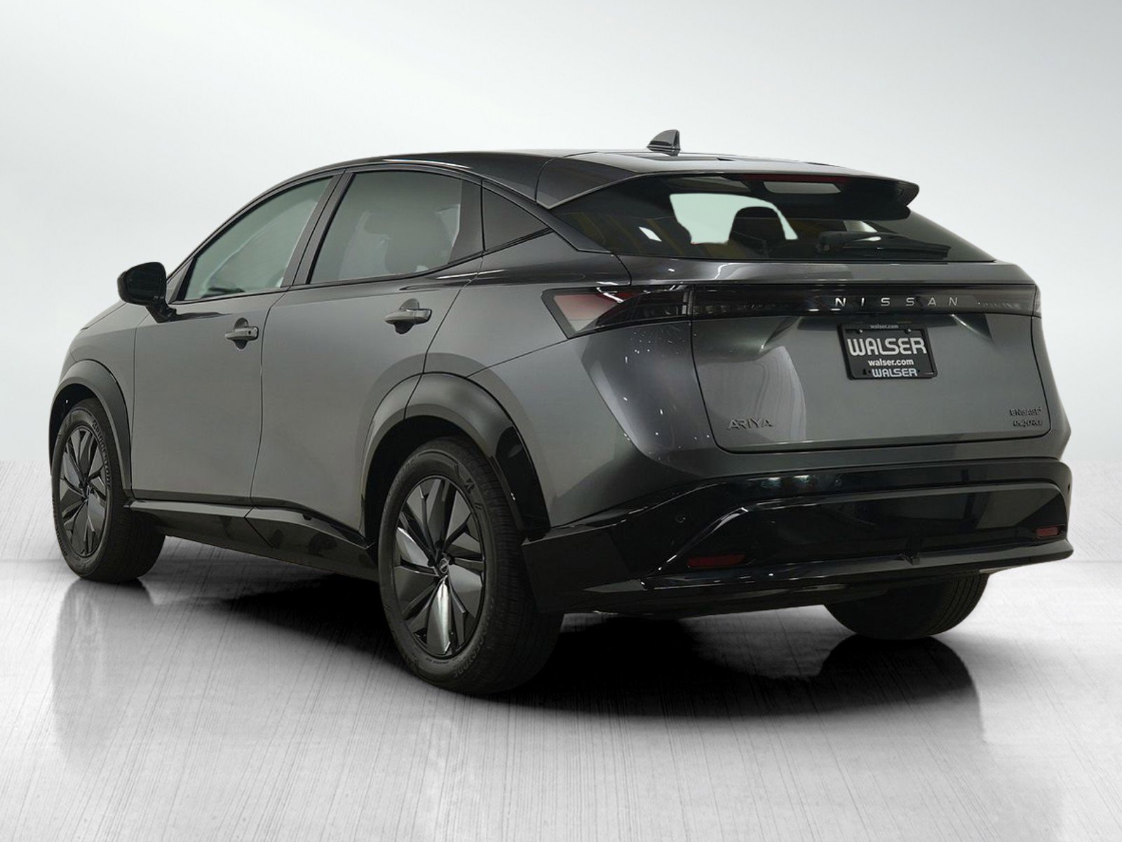 Used 2024 Nissan Ariya AWD image 3