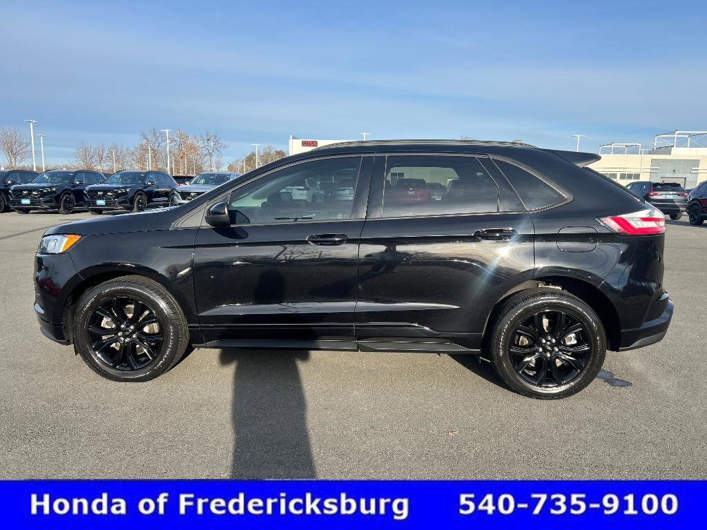 Used 2022 Ford Edge SE w/ Black Appearance Package image 3