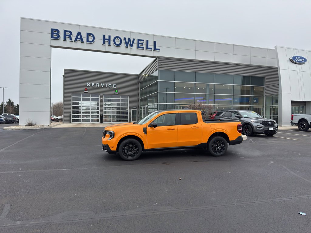 New 2026 Ford Maverick Lariat w/ Black Appearance Package AWD/4WD image 1