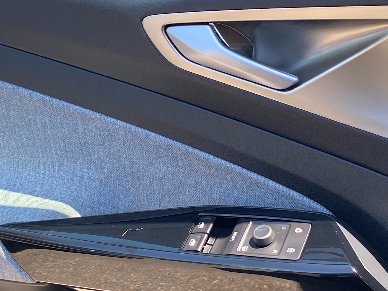 Certified 2023 Volkswagen ID.4 Pro RWD image 16