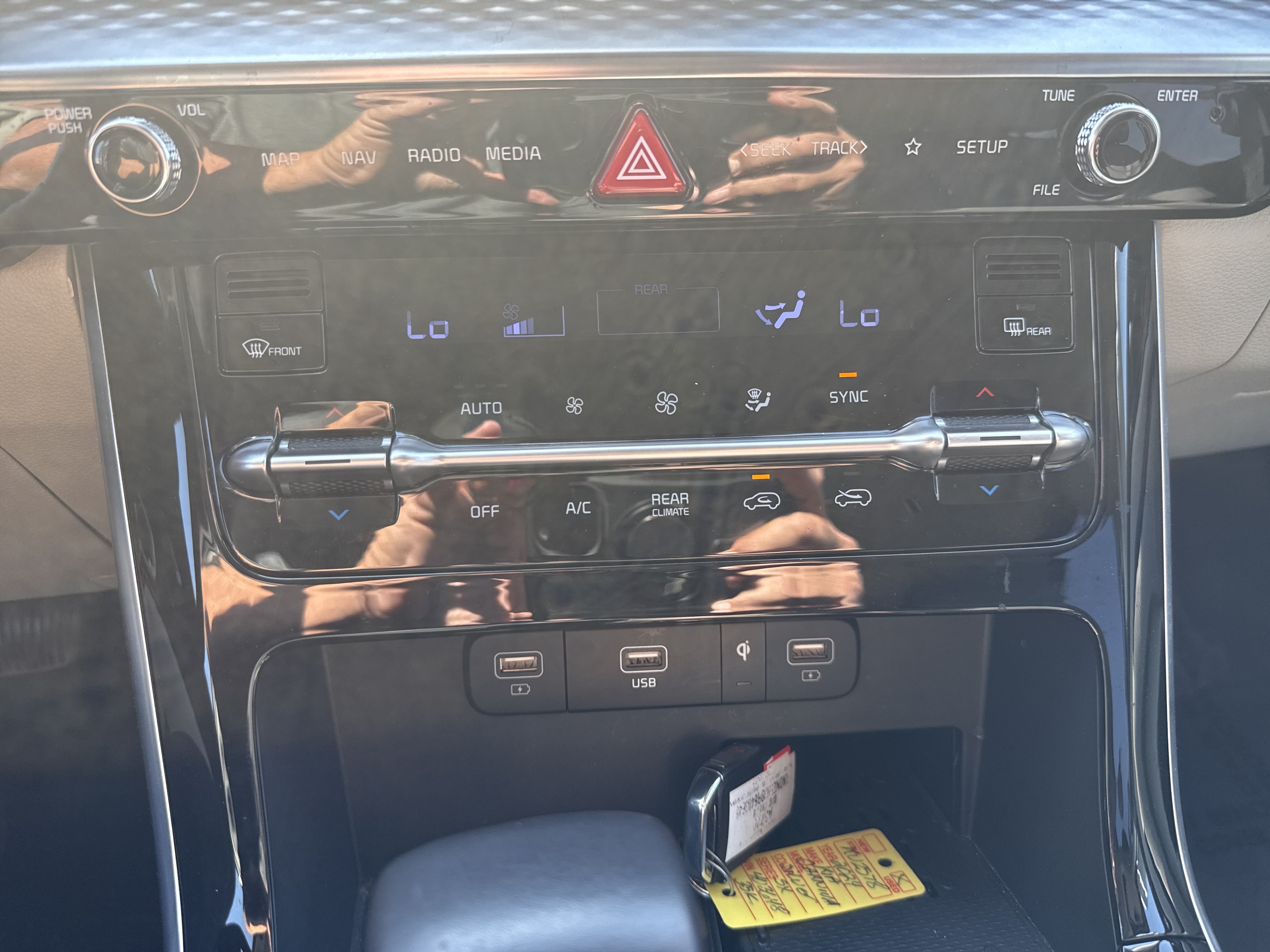 Certified 2024 Kia Carnival SX Prestige FWD image 26