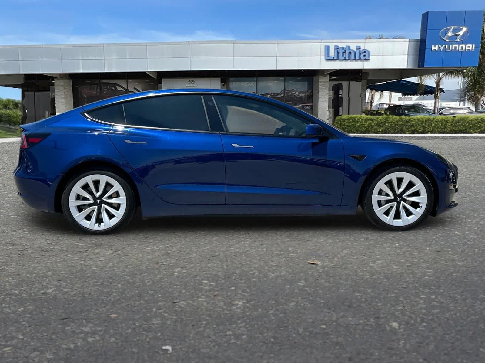 Used 2022 Tesla Model 3 Long Range AWD/4WD image 9