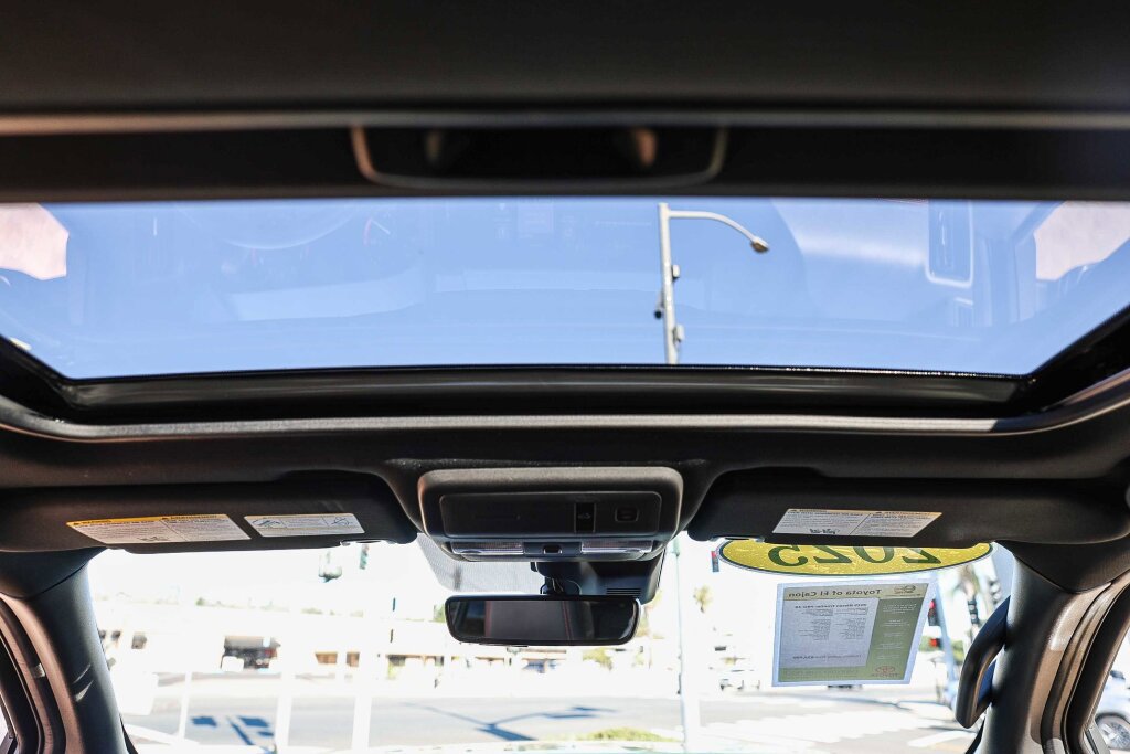 Used 2025 Nissan Frontier PRO-4X w/ Pro Premium Package image 7