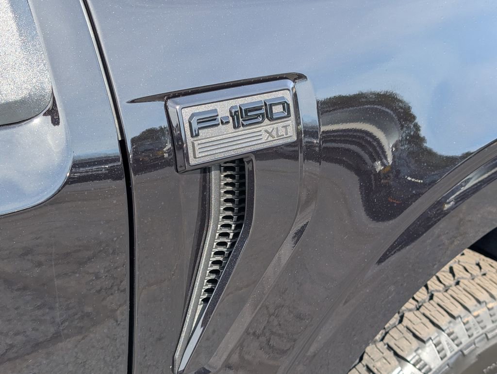 New 2026 Ford F150 XLT w/ XLT Black Appearance Package AWD/4WD image 17