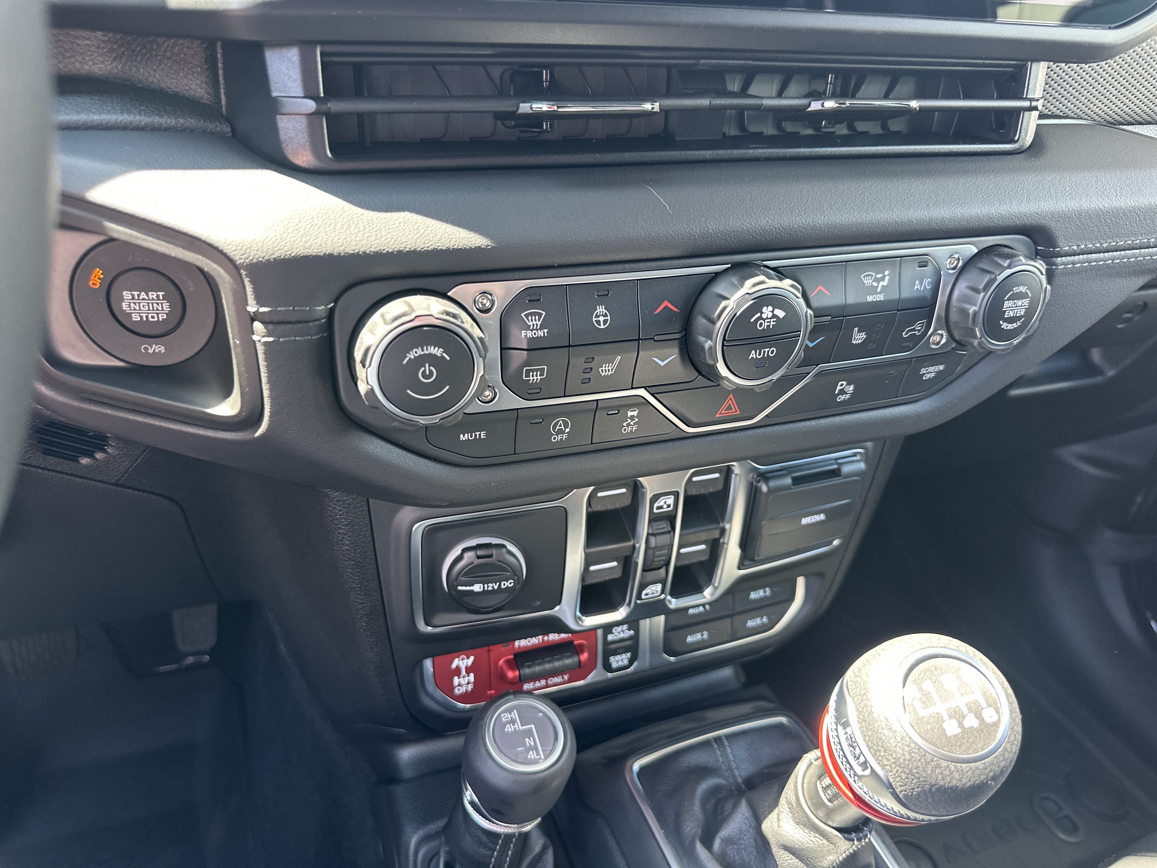 New 2027 Jeep Wrangler Unlimited Rubicon AWD/4WD image 7