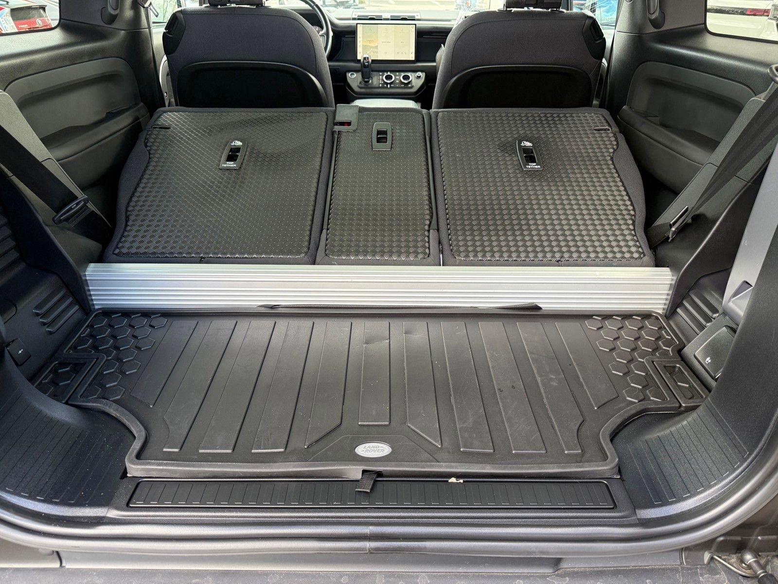 Used 2023 Land Rover Defender 90 X image 24